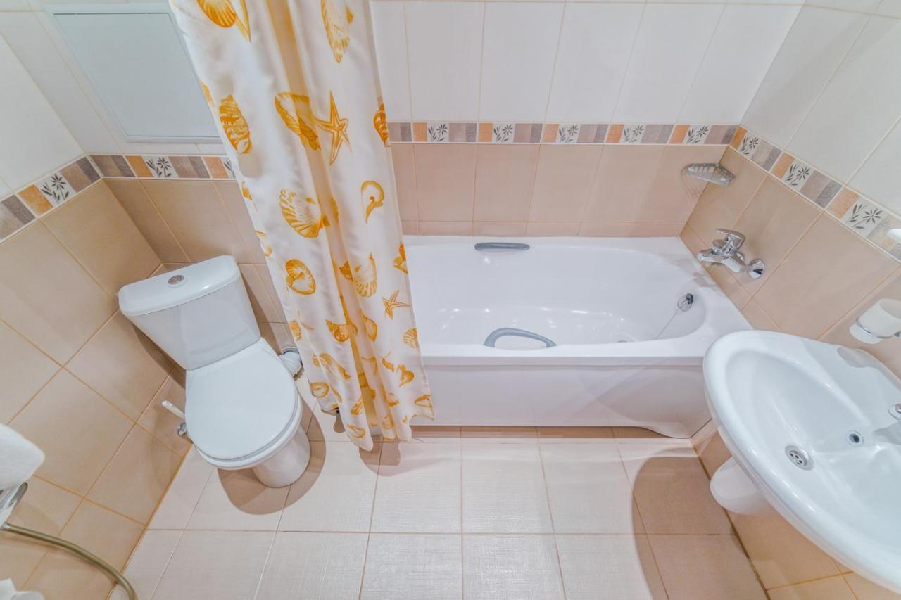 Zvezda Hotel Minsk Bagian luar foto