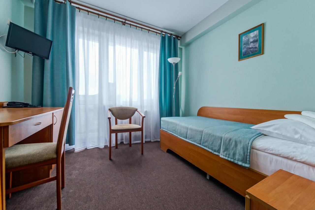 Zvezda Hotel Minsk Bagian luar foto