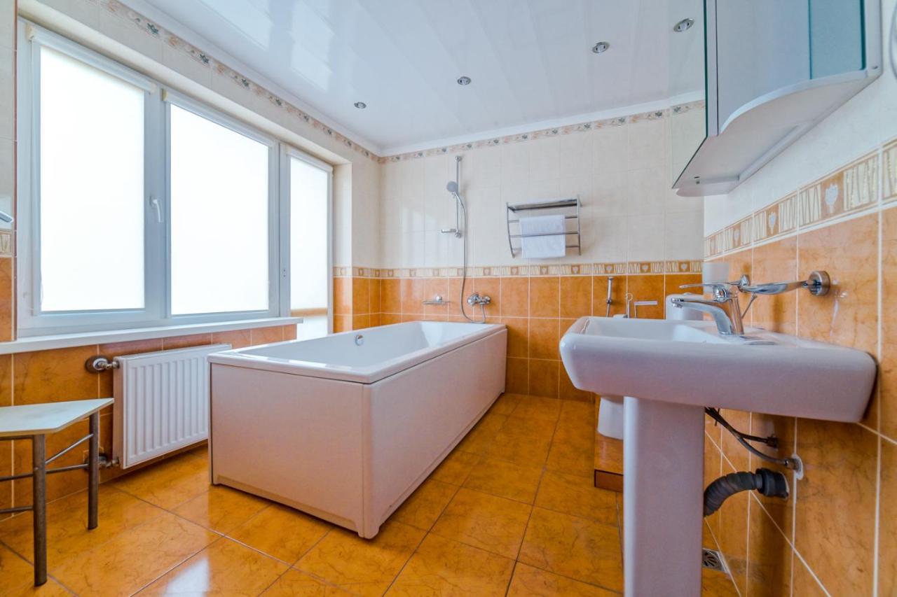 Zvezda Hotel Minsk Bagian luar foto